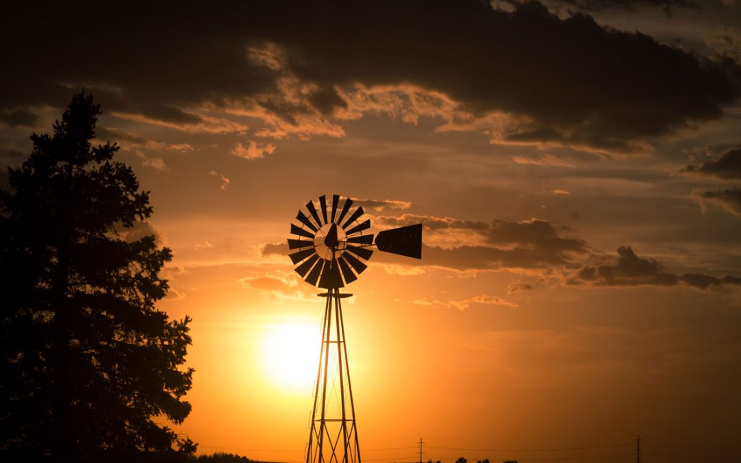 Why is solar power a good replacement for windmills on farms?
